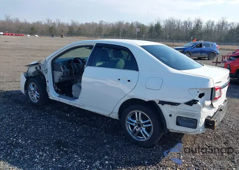 2013 Toyota Corolla Le z USA, uszkodzony, nr VIN 2T1BU4EE9DC980641